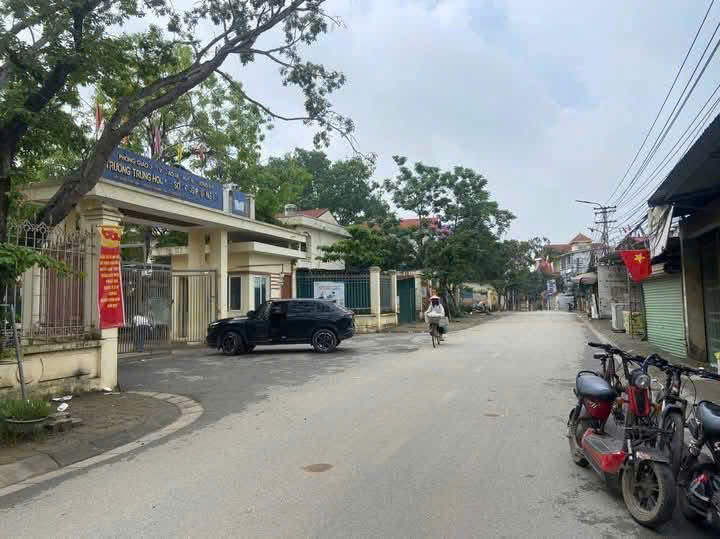 cc gửi bán lô đất 52m bám ql6  đường ô tô đỗ cửa