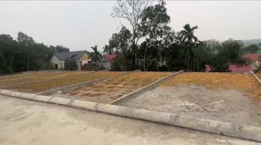 Bán đất Hà Nội chỉ nhỉnh tỷ, mặt đường đầu tư