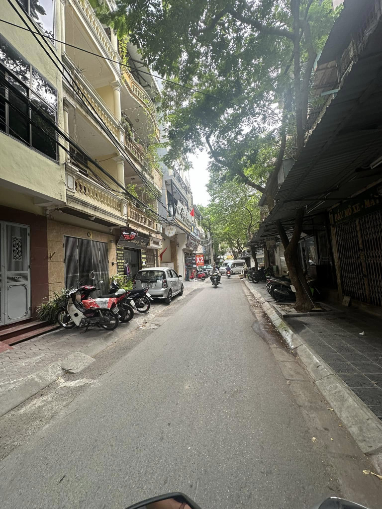 BÁN NHÀ PHÂN LÔ KHU HOÀNG CẦU, ĐỐNG ĐA, Ô TÔ VÀO NHÀ, TRƯỚC NHÀ Ô TÔ TRÁNH, KD TỐT, Ở SƯỚNG