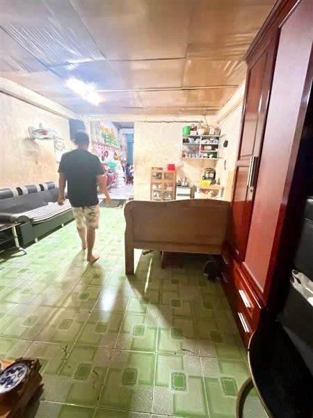 BÁN NHÀ MẶT TIỀN KINH DOANH SẦM UẤT - ĐOÀN VĂN BƠ- GẦN CHỢ, TRƯỜNG HỌC- CÓ DT LỚN- GIAO THƯƠNG GIỮA XÓM CHIẾU VÀ TÔN  ĐẢN.