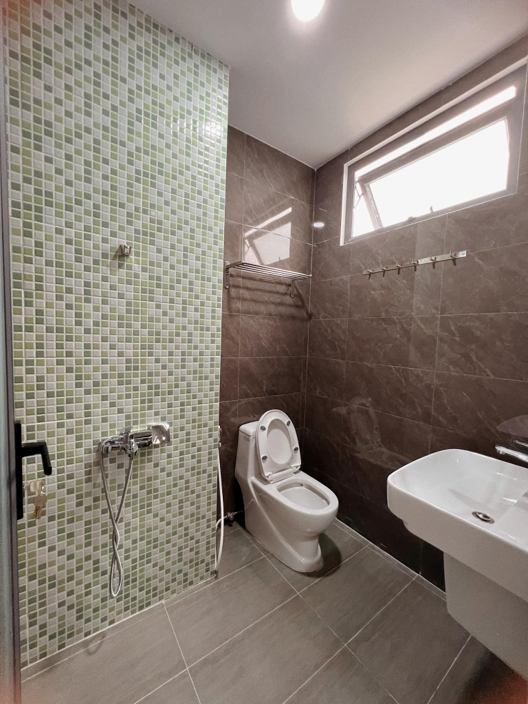 🏡 NHÀ MẶT TIỀN NHỰA DX84 – GẦN BỆNH VIỆN 1500 GIƯỜNG – CHỈ 2 TỶ 990 TRIỆU
