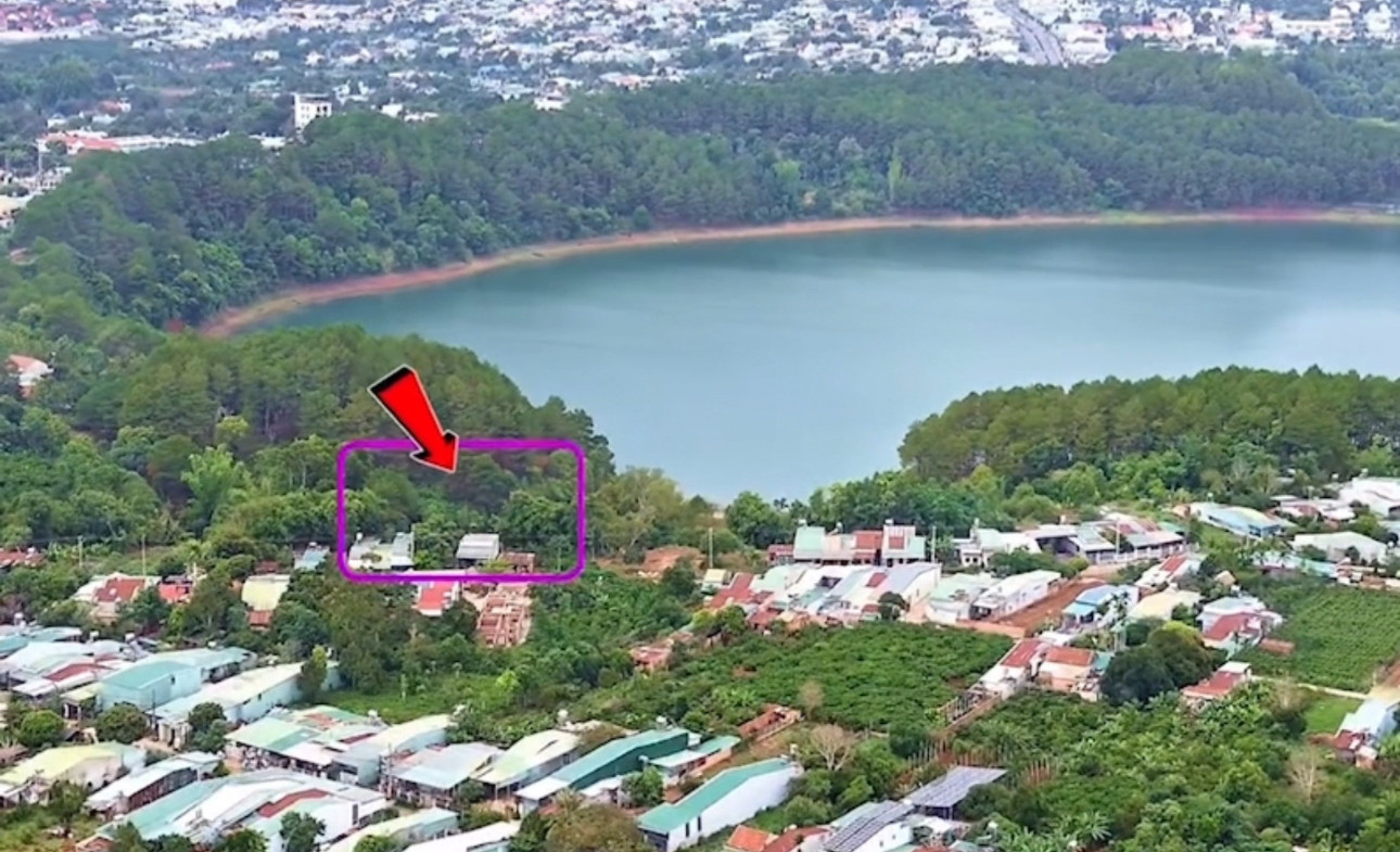 Hơn 400m2 Đất View Hồ cực đẹp- MT Phó Đức Chính