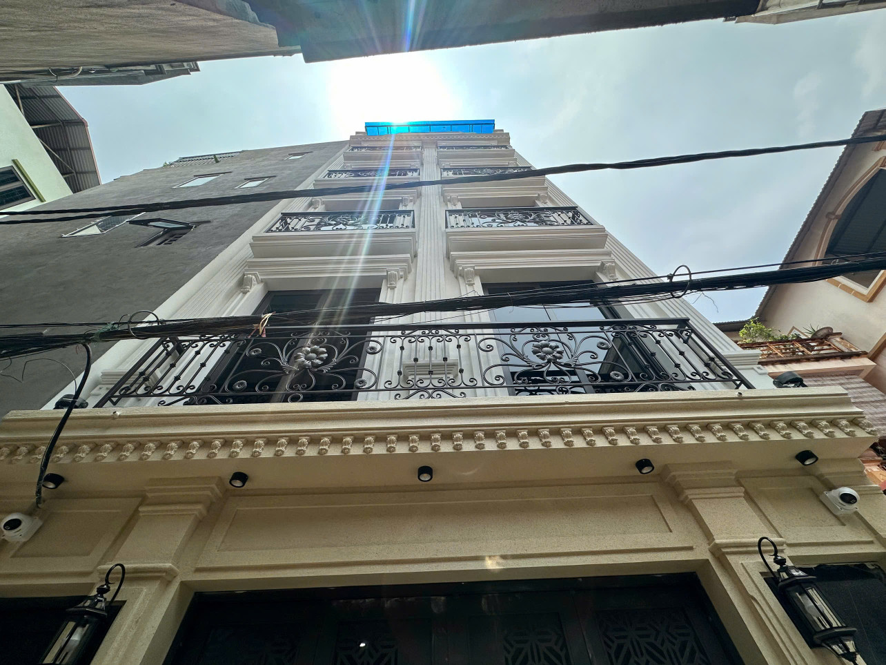 (Tin thật 100%) Bán tòa CHDV 57m2 x 13CH tại Xuân Phương - Gần CĐ FPT - Dòng tiền 750 triệu/năm