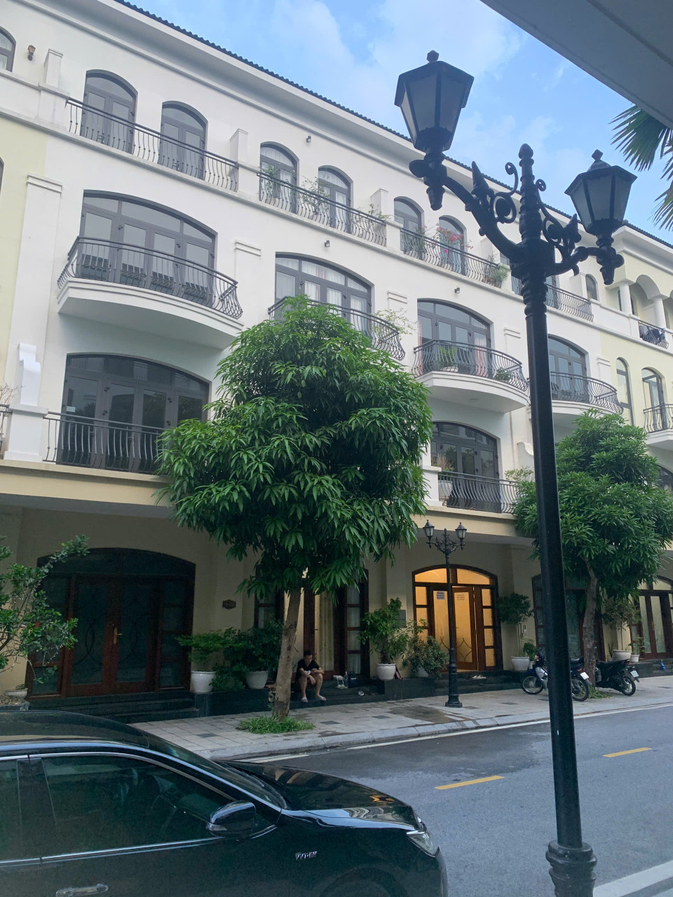 CHÀ LÀ 64M² – nhà thô 5 TẦNG - hướng Đông Nam mát mẻ – VỊ TRÍ ĐẮC ĐỊA GẦN VINMEC RESORT
