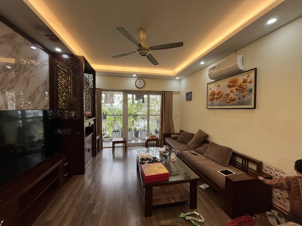 (Tin thật 100%) CH lô góc 128m2 x 3PN tại chung cư Viện Chiến Lược Bộ Công An - Ban công hướng Đông