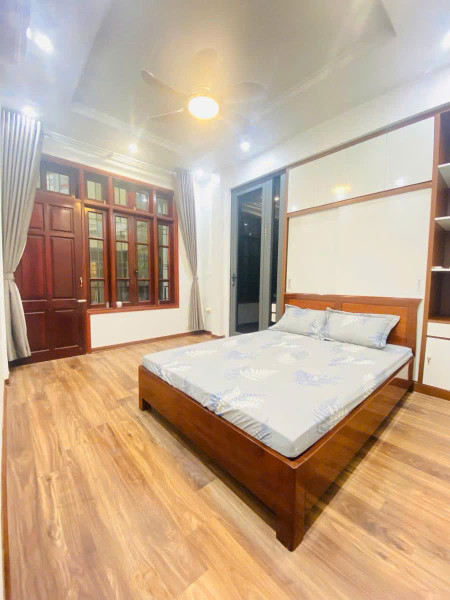 HÀO NAM - 50M RA MẶT PHỐ - TRUNG TÂM ĐỐNG ĐA 35m2 4 tầng mặt tiền 4m Giá 9.55 tỷ