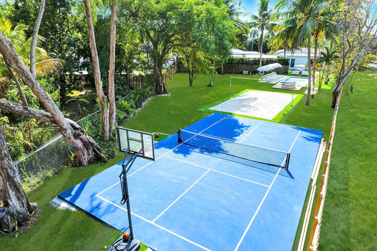 Sống chuẩn resort , sở hưu đất nền gần biển, lại nằm trong khu compound an ninh, có Hồ bơi, picklepall