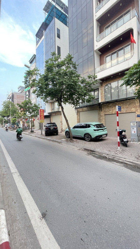 Bán nhà Mặt phố Đàm Quang Trung (Long Biên) 53m, 4 tầng, mt 5.7m, giá 19.5 tỷ