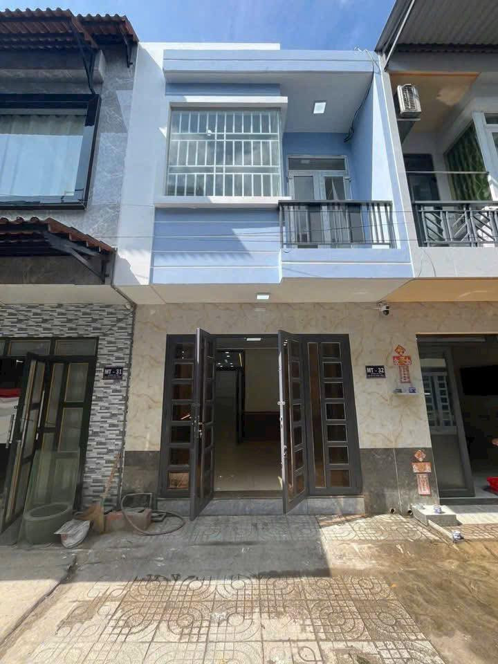 bán gấp nhà mặt tiền chợ 1C buôn bán đông khách tâ vĩnh lộc ấp 7 ( vĩnh lộc B ) bình chánh