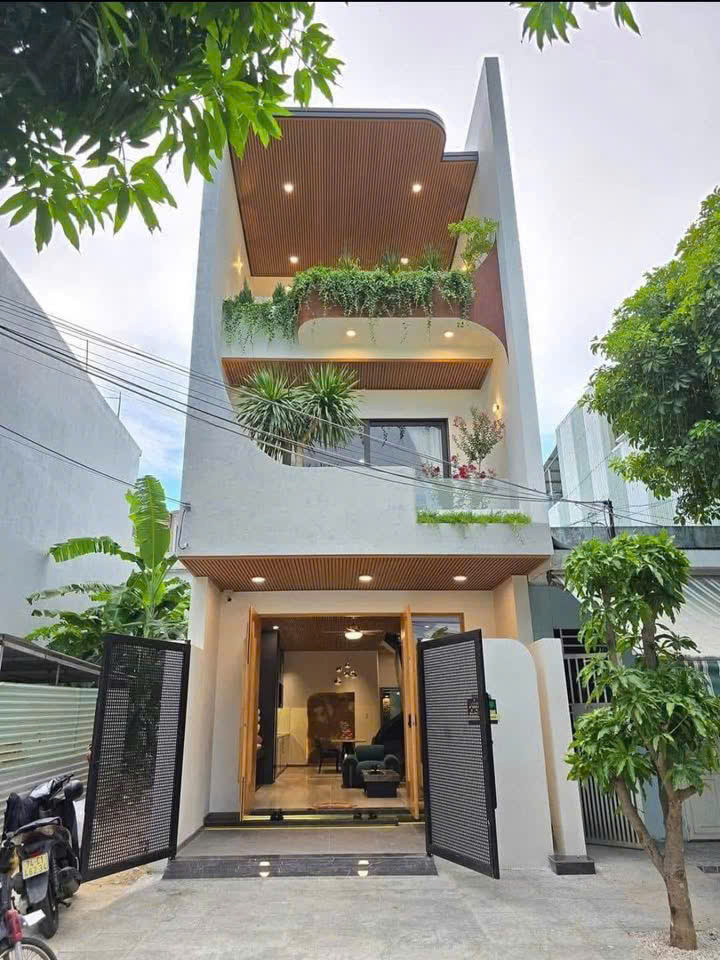 🏠 CHÍNH CHỦ BÁN NHÀ 1 TRỆT 2 LẦU – MT TRUNG TÂM PHƯỜNG 4 – TP. TÂN AN – LONG AN – DT 80m2 – Giá 2.6 Tỷ – SHR – SANG TÊN NGAY