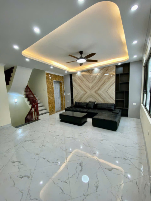 BÁN NHÀ ĐẸP BỒ ĐỀ - LONG BIÊN - 2 THOÁNH VĨNH VIỄN -  XE OTO ĐỖ CÁCH NHÀ 10m  - THANG MÁY - GẦN HỒ - TIỆN ÍCH BẠT NGÀN
