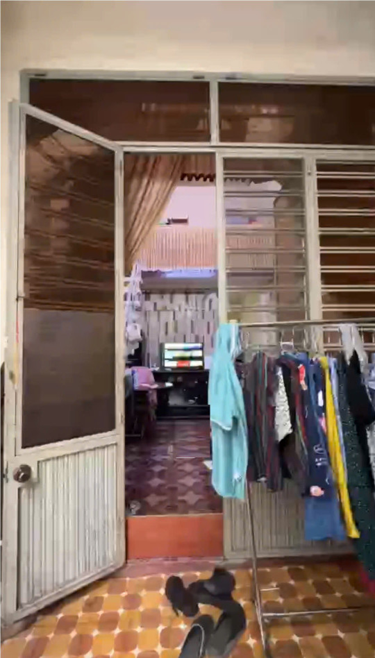 # Nhà sát Võ Văn Tần, cạnh Aeonmall, Ô tô đậu 50m, 32m2, lửng sạch, 2.x tỷ