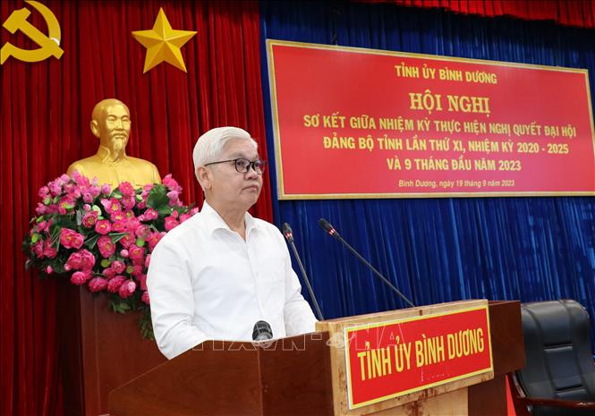Bí thư Tỉnh ủy Bình Dương Nguyễn Văn Lợi phát biểu về dự án quy hoạch tại Hội nghị